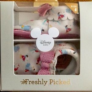 Freshly Picked Disney Bow Mocc Size 4 NEW